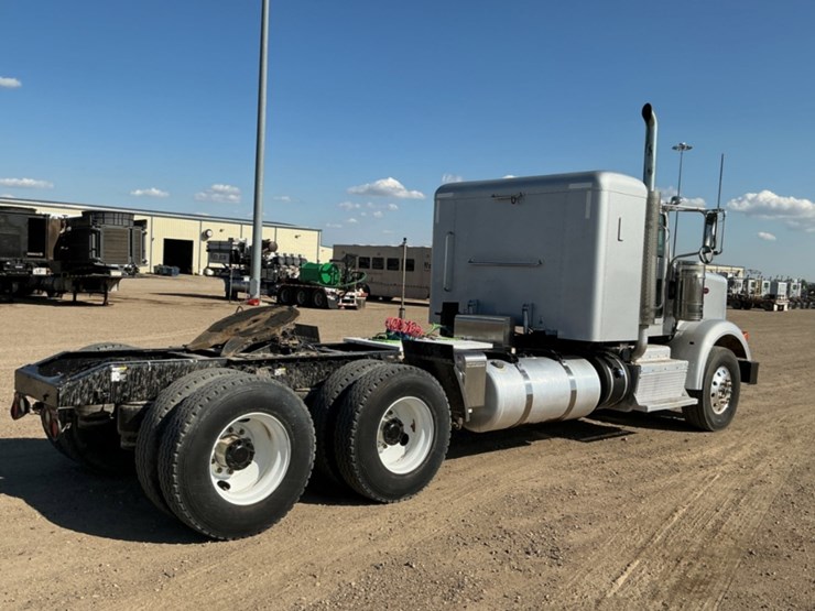 2015-peterbilt-367-image-5