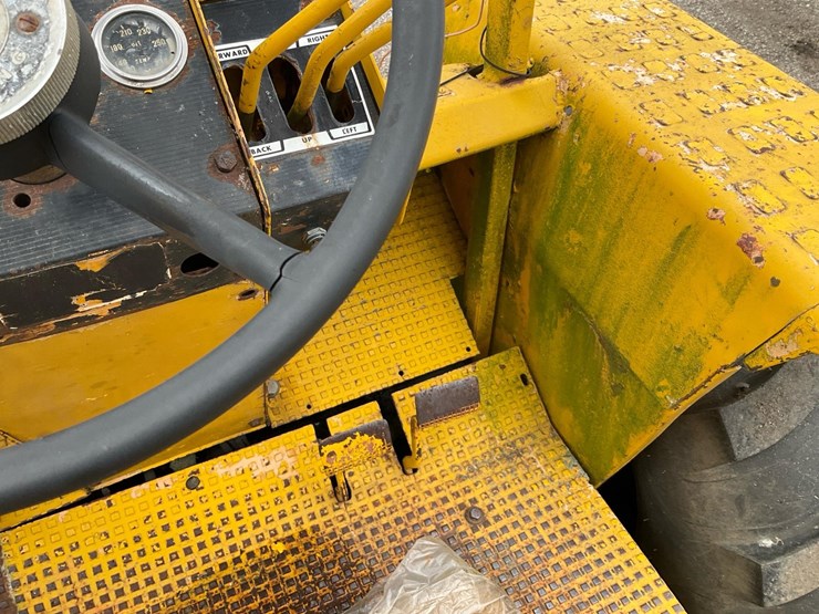 massey-ferguson-2500-image-29