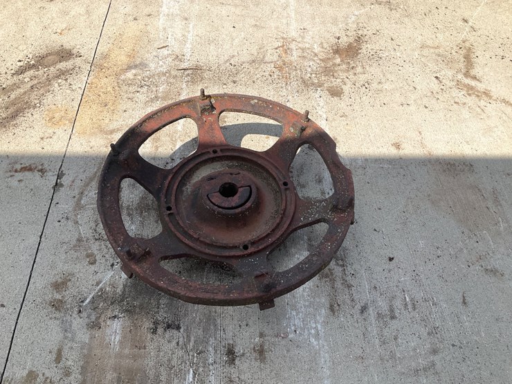 #5024-•-tractor-wheel-cast-center-image-2