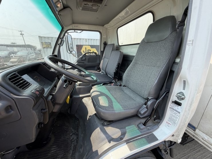 2007-gmc-w5500hd-image-21