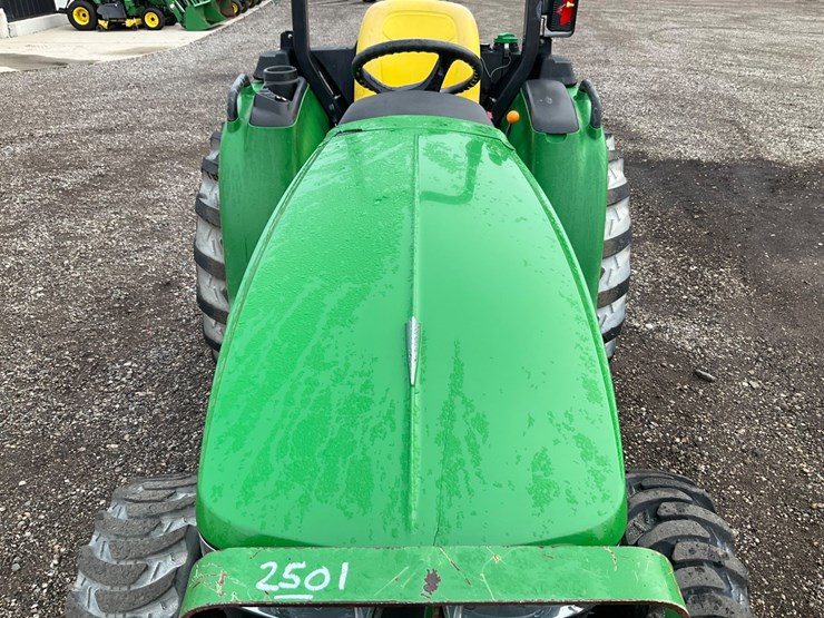 john-deere-3038e-image-10