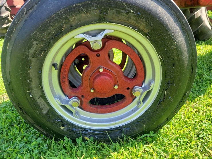 1941-farmall-m-with-m&w-nine-speed-transmission-image-9