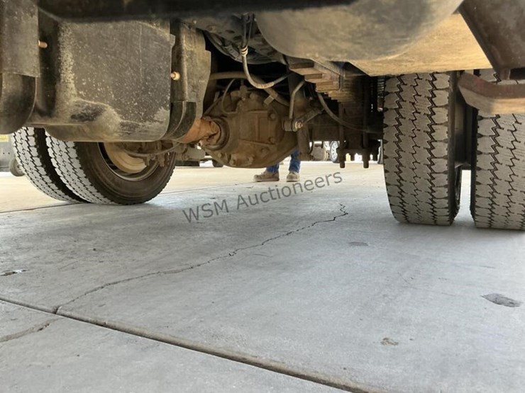 2015-ford-f550-image-30