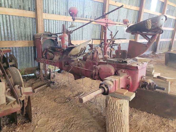 farmall-h-parts-tractor-image-1