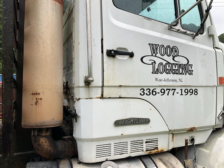 #141-•-1988-freightliner-log-truck-image-37