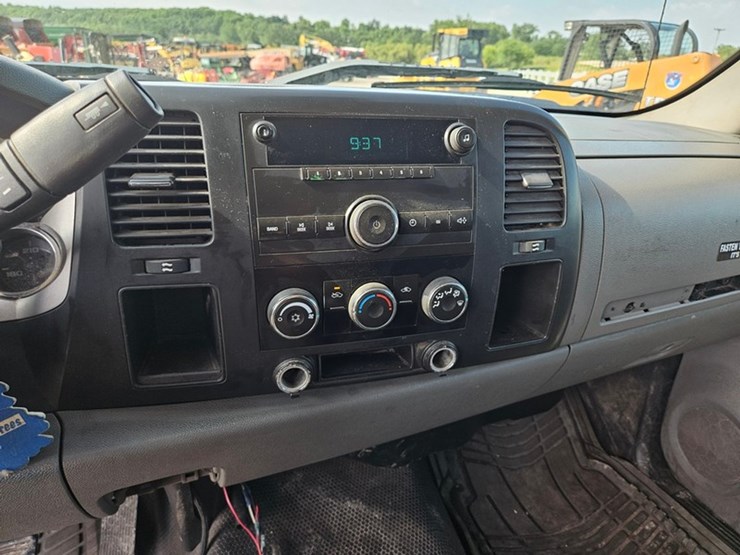 2007-chevrolet-3500hd-image-23