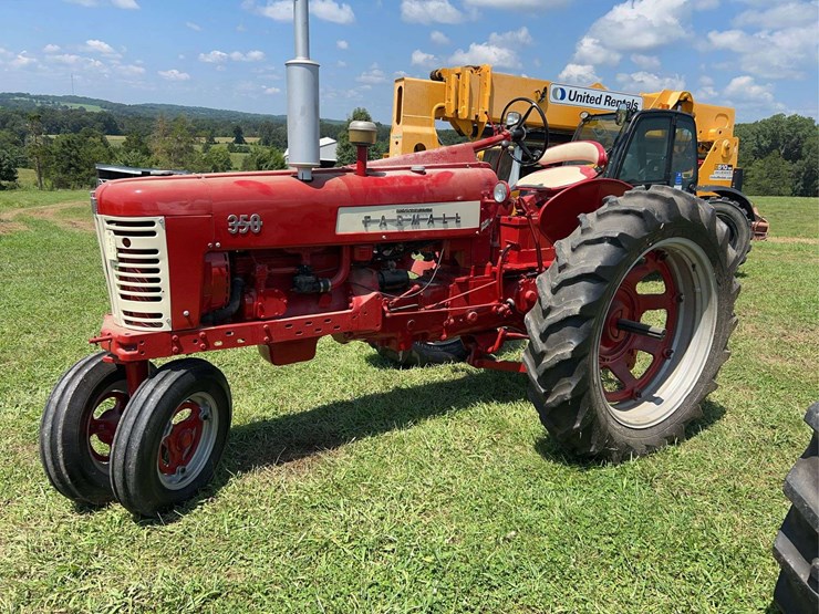 1957-farmall-350-image-4