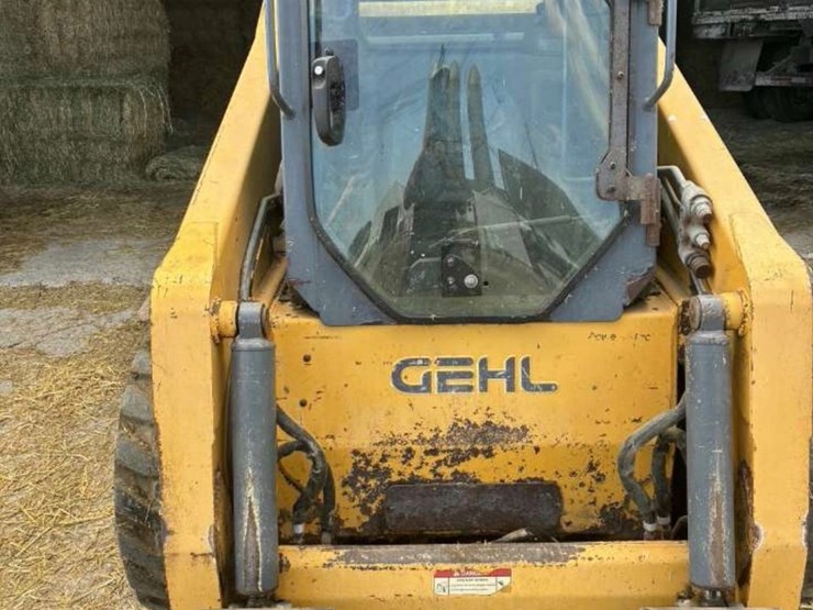 gehl-v270-image-2