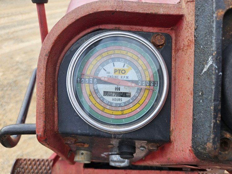 #53-•-interantional-656-farmall-tractor-image-27