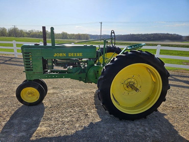 john-deere-b-image-2