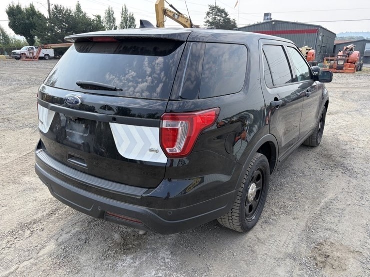 2018-ford-explorer-image-4