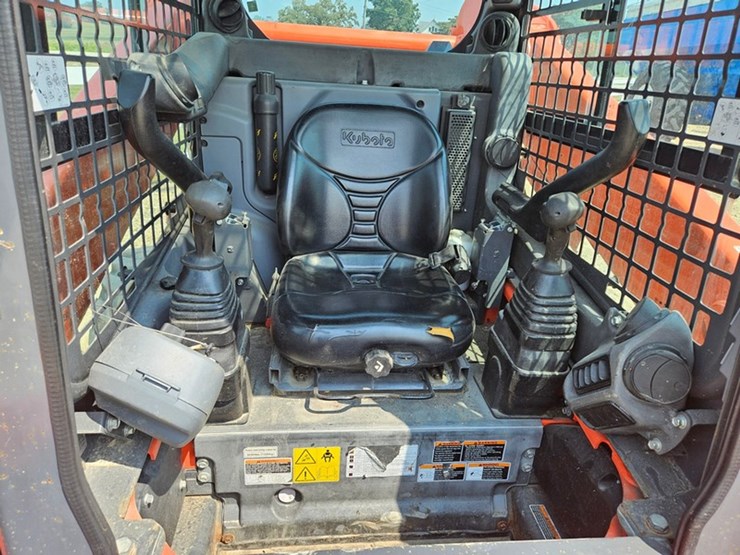 2016-kubota-ssv75-image-26