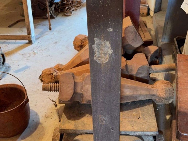 rolling-fairbanks-platform-scale-and-wooden-legs-image-6