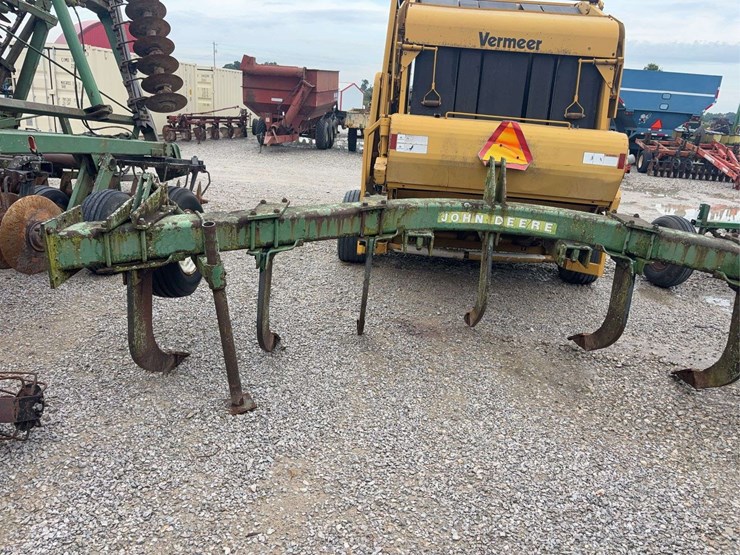 john-deere-7-image-5