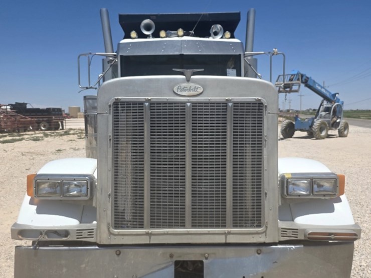 1998-peterbilt-379-image-2