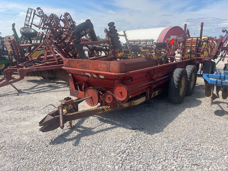 new-holland-676-image-1