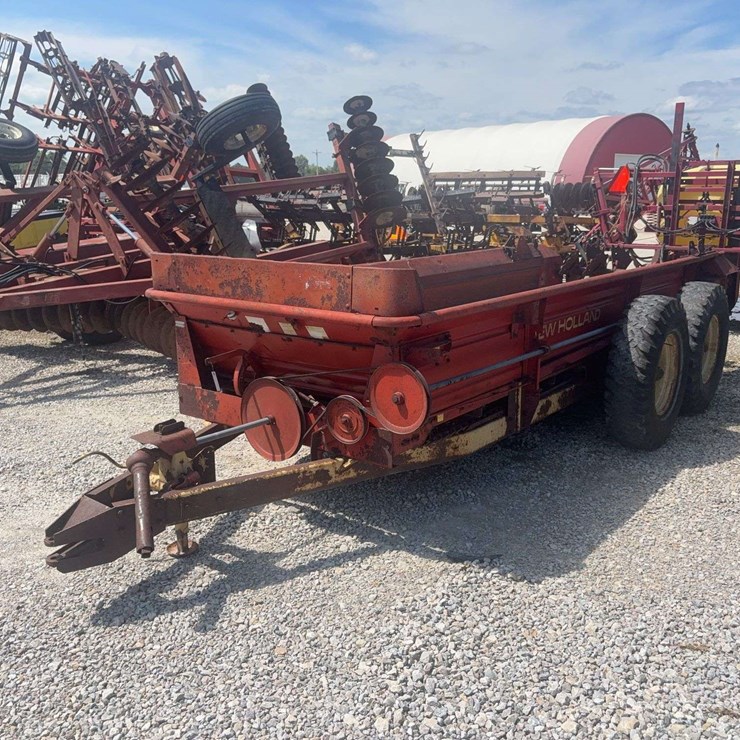 NEW HOLLAND 676