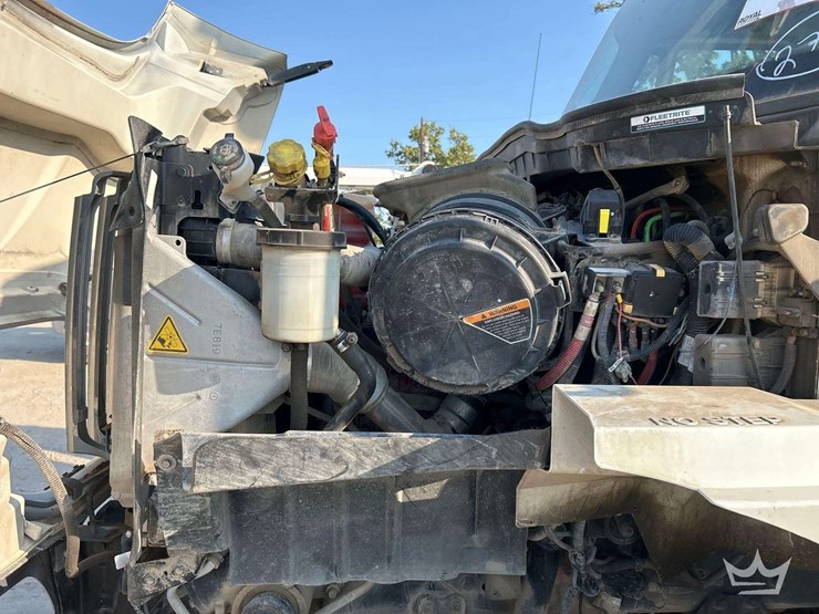 2019-international-workstar-7400-image-9