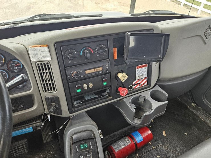 2011-international-durastar-4300-image-39