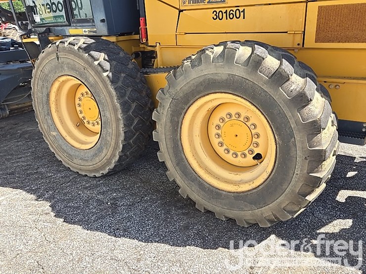 2016-deere-672gp-image-13