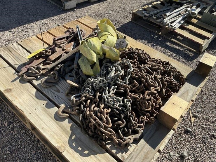 pallet-of-asst-chains,-binders-&-straps-image-2