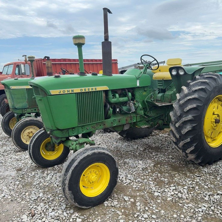 1976 JOHN DEERE 3020