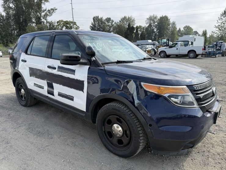 2015-ford-explorer-image-2