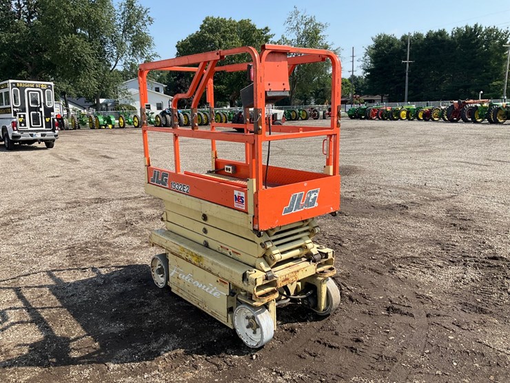 jlg-1932e2-image-7