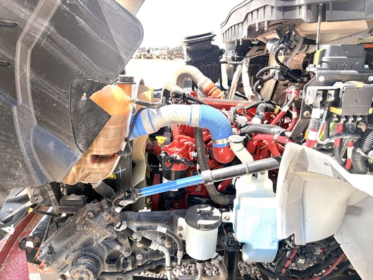2019-international-durastar-4300-image-11