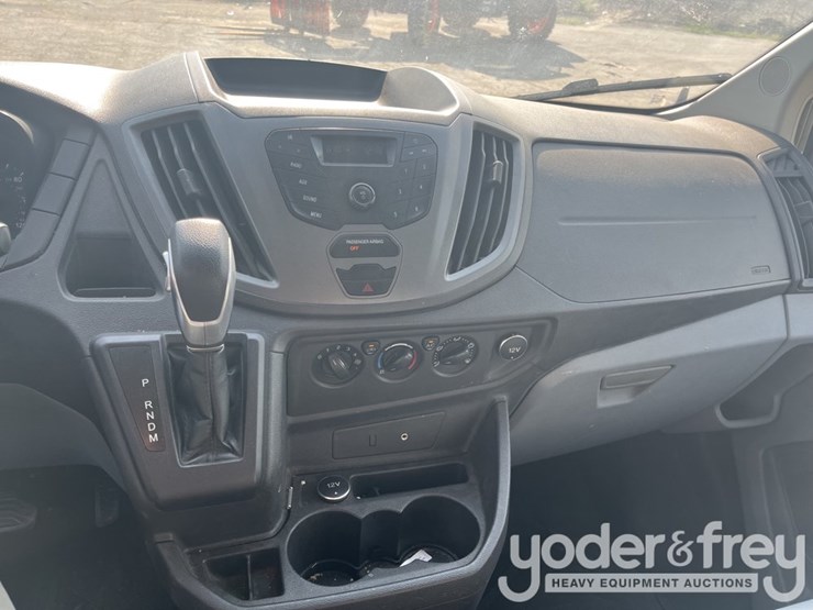 2015-ford-transit-image-28