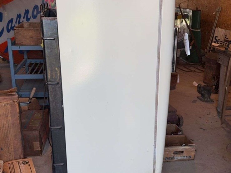 international-harvester-ua-87-refrigerator-image-3
