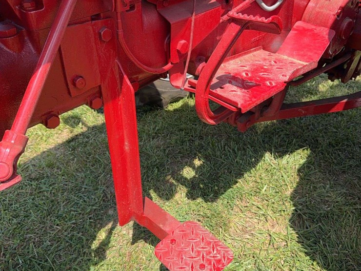 1958-farmall-240-image-16