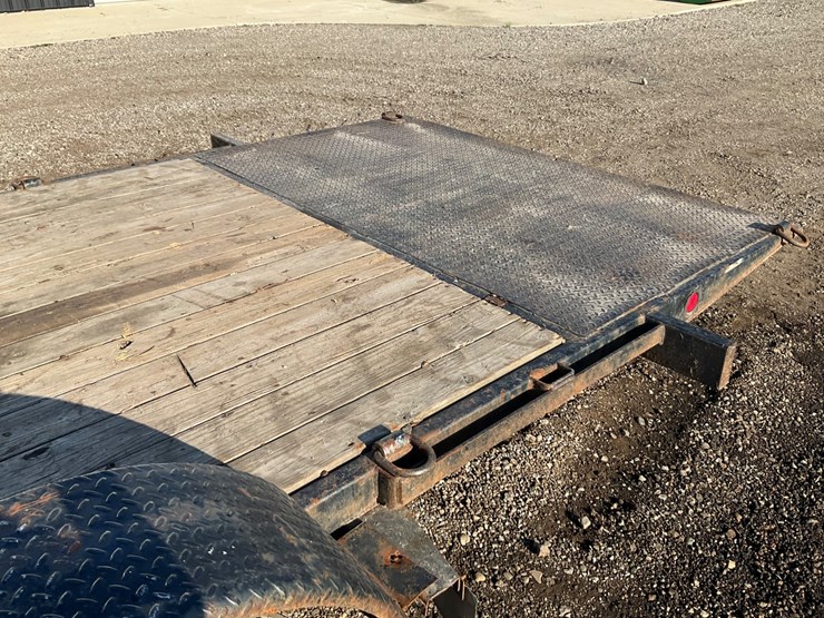 #2201-•-2017-spartan-20ch-tilt-equipment-trailer-image-21
