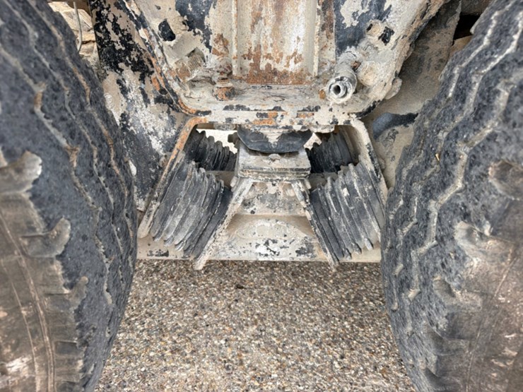 2006-sterling-lt9500-image-6