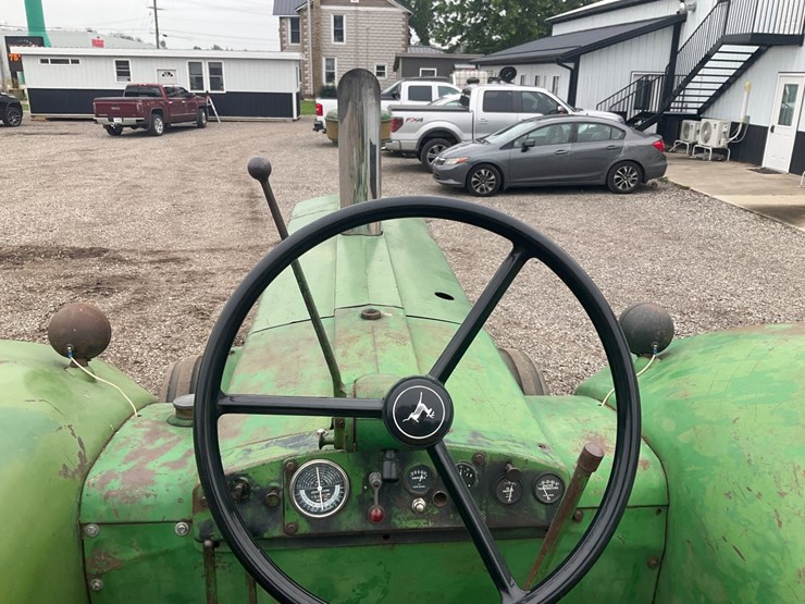 1958-john-deere-820-image-32
