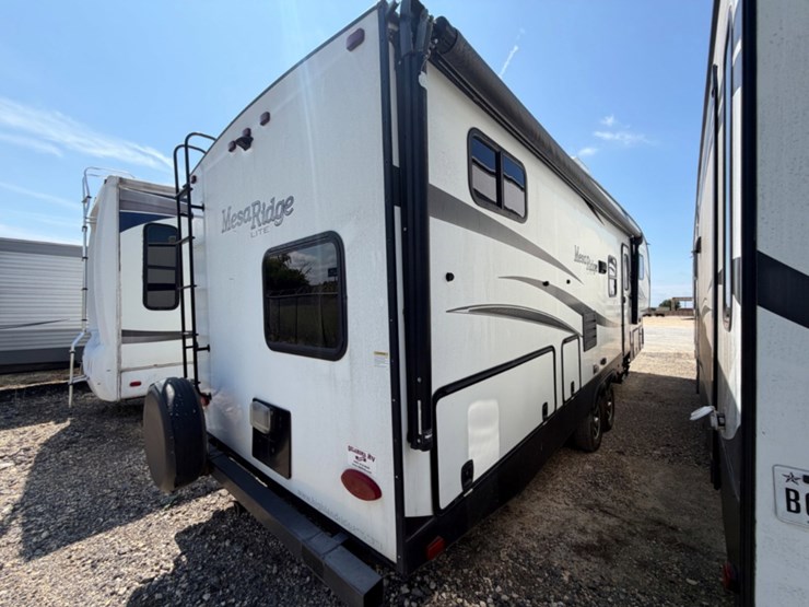 2019-highland-ridge-mesa-ridge-lite-fifth-wheel-image-4