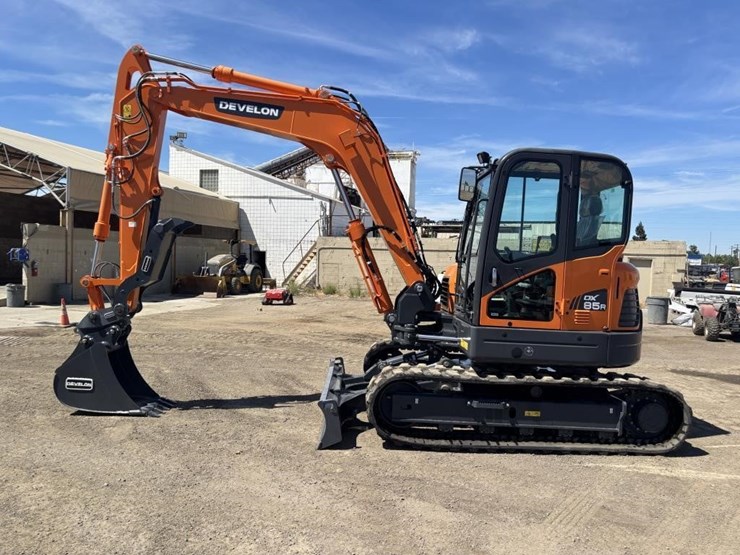 2023-develon-dx85r-3-hydraulic-excavator-image-5