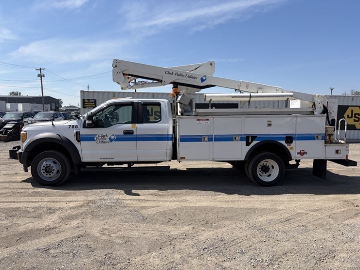 2017-ford-f550-image-7