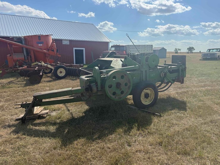 john-deere-14t-image-1
