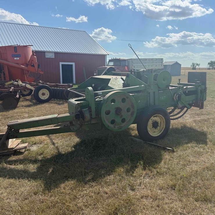 JOHN DEERE 14T