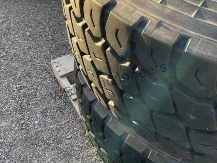 (2)-truck-wheels-&-tires-image-5