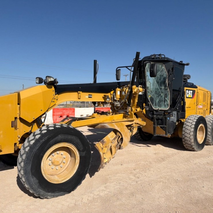 2018 CATERPILLAR 140M3