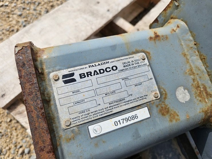 #47-•-2011-wacker-bradco-179086-adaptor-plate-image-13
