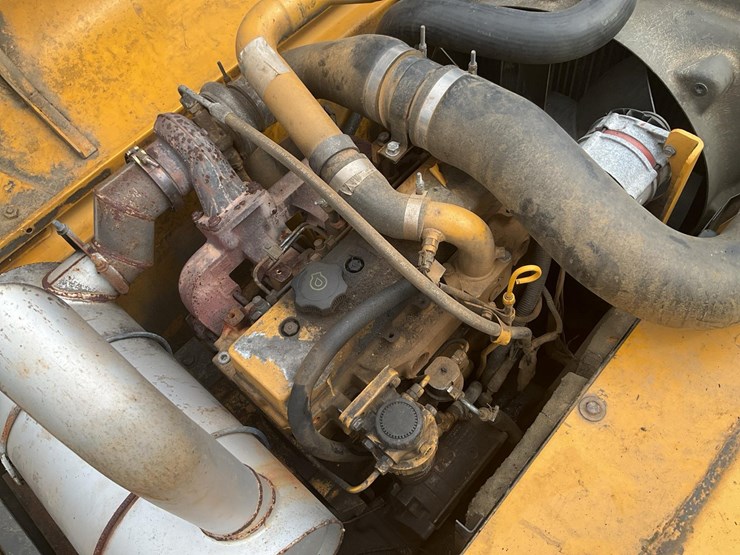 2004-deere-160c-lc-image-14