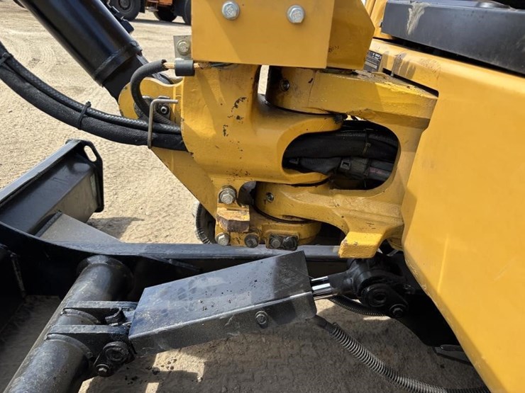 caterpillar-303.5-image-19