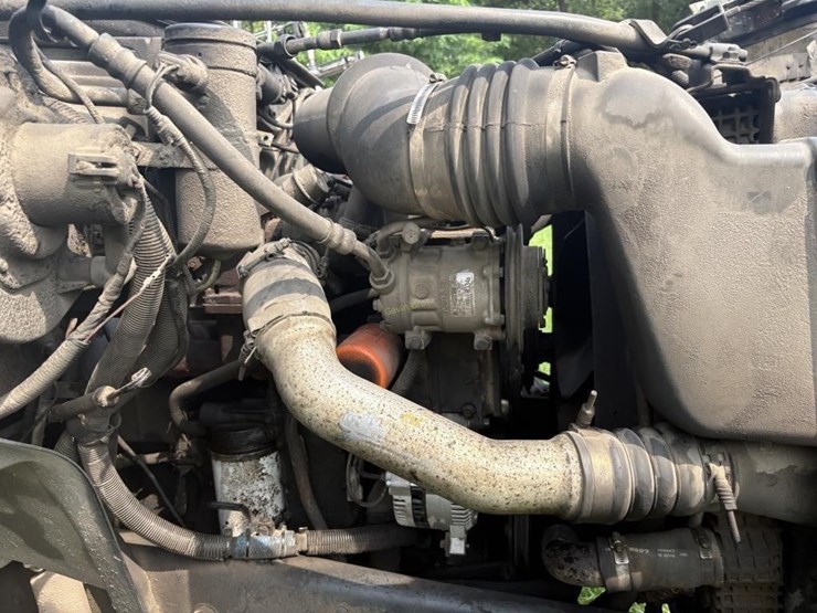 1995-ford-8000-image-21
