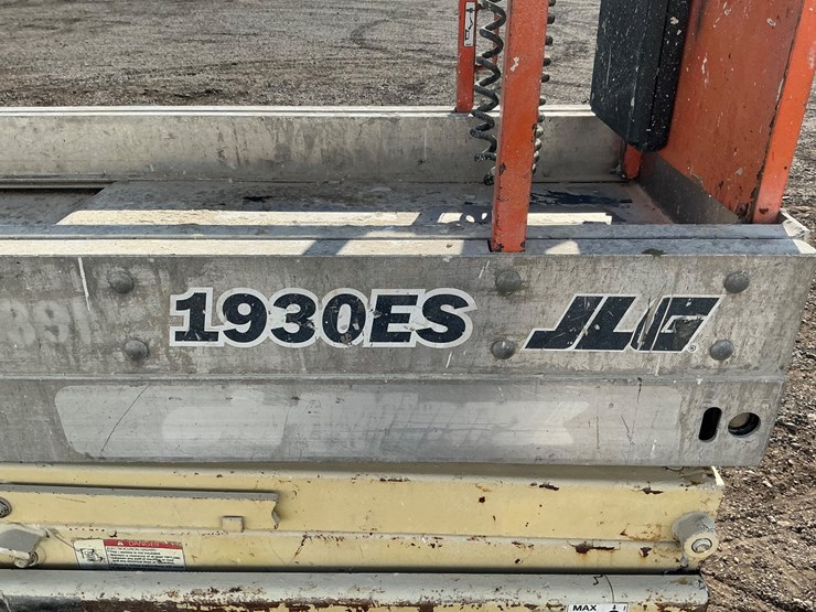2007-jlg-1930es-image-5