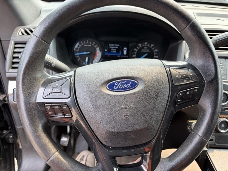 2018-ford-explorer-image-30