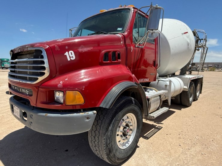 2006-sterling-lt9500-image-1
