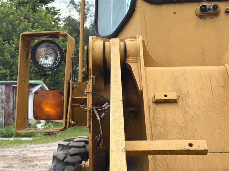 1990-deere-444e-image-19